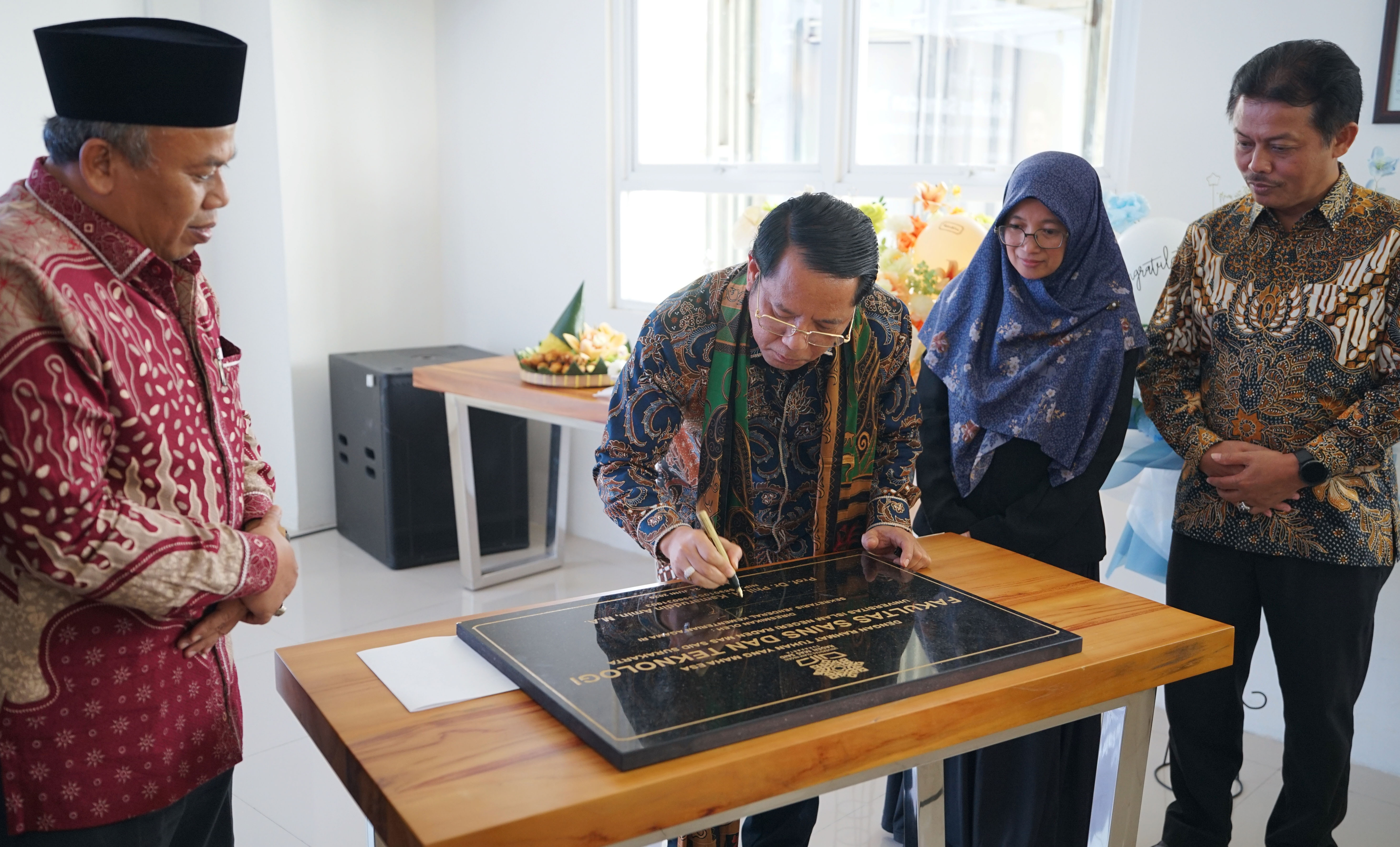 Sekjen Kemenag Resmikan Fakultas Sains dan Teknologi, Dorong Integrasi Sains dan Keislaman